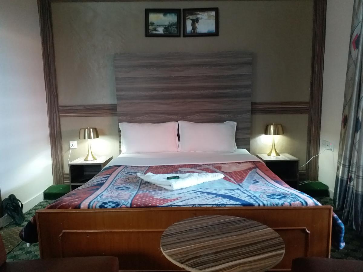 Hotel Marigold Pokhara Zewnętrze zdjęcie