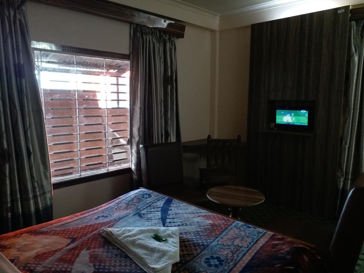 Hotel Marigold Pokhara Zewnętrze zdjęcie
